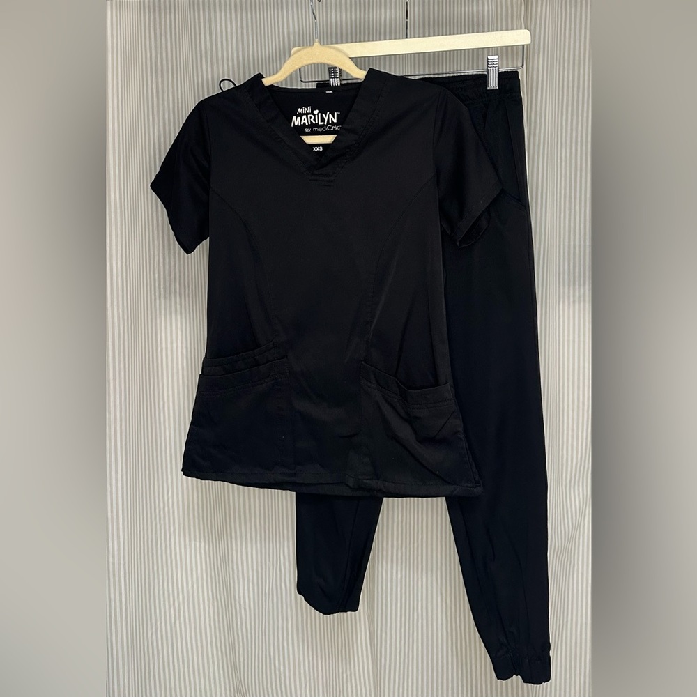 MediChic Scrub Set